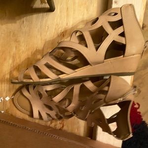 TAN SLIGHT WEDGE